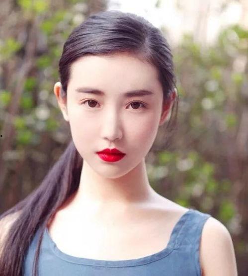 中国明星网红化妆师,揭秘中国明星网红化妆师背后的魔法世界