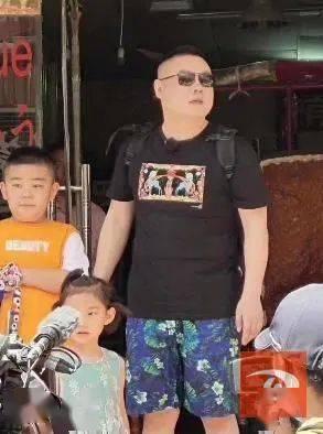 明星网红被粉丝打场面,粉丝失控！明星网红遭遇暴力袭击现场惊心动魄