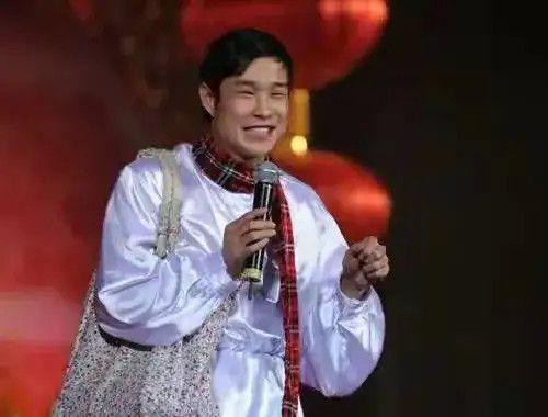 春晚明星网红有哪些歌名,明星网红齐聚一堂，歌名闪耀舞台