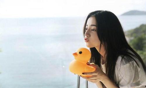 明星网红喝水视频素材高清,揭秘时尚健康生活态度