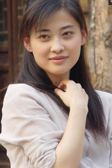 小七明星网红是谁,她是如何成为网络红人的？