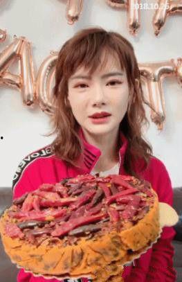 明星网红黄头发是谁,揭秘网红黄头发背后的明星魅力