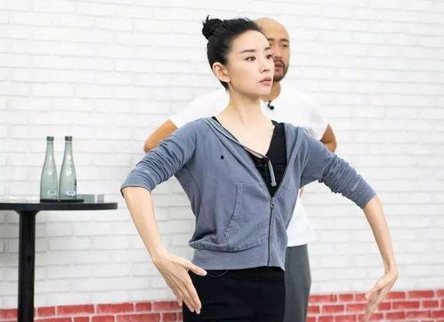 明星网红舞蹈对比图高清,高清对比图揭秘舞技高下