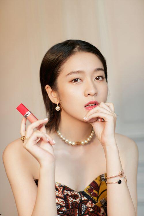 迪奥女明星网红是谁呀,她是谁？