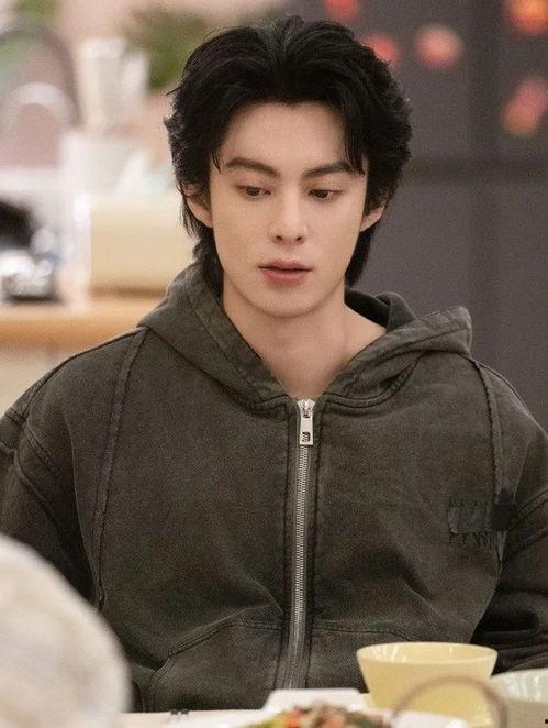 今日吃瓜王鹤棣,今日吃瓜王，瓜田里的青春偶像