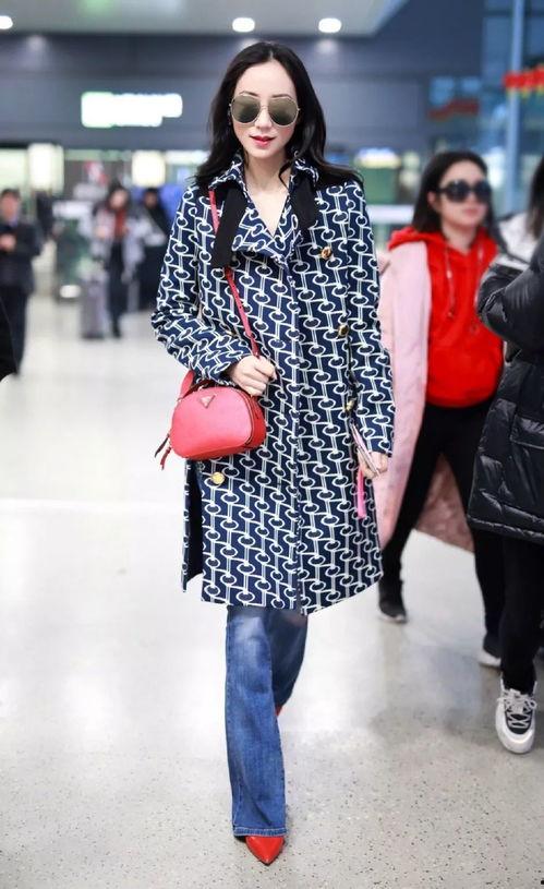 明星网红穿棒球服视频,明星网红棒球服穿搭风潮解析